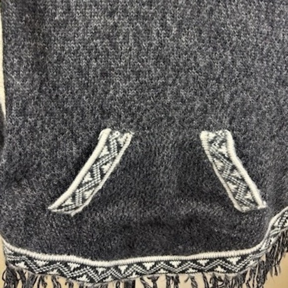 Kenelma Peru 100% Alpaca Wool Tribal Fringe Hoodie‎ Sweater Women's Size Small - Picture 4 of 5
